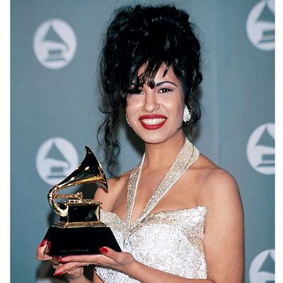what is selena quintanilla biography