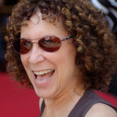 Who is Rhea Perlman? Wiki, Age, Ethnicity, Wife, Height, Net Worth, Career