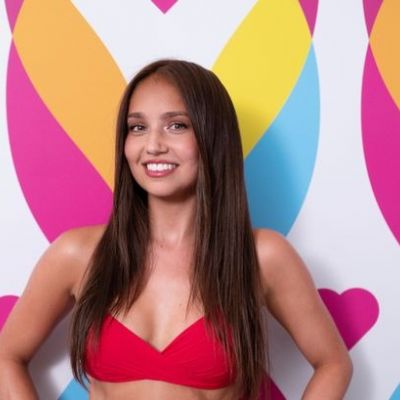 Who Is Amber Wise From “Love Island” Season 10?